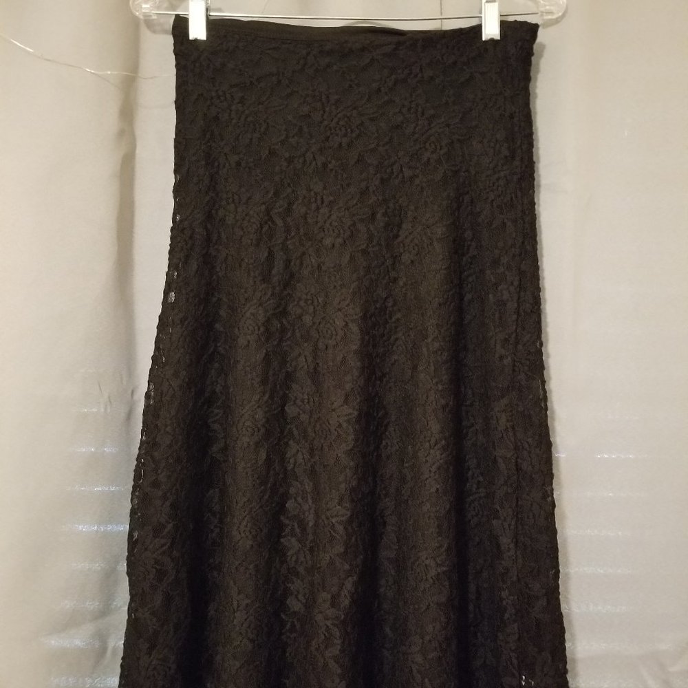 RUBY RIBBON LACE SKIRT
